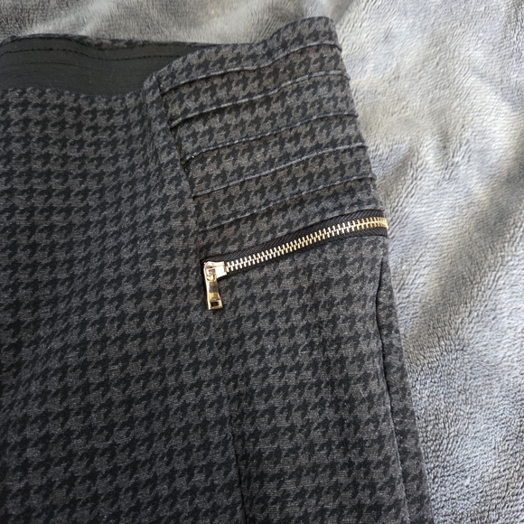 Women's Gray Houndstooth Pants - Picture 5 of 12